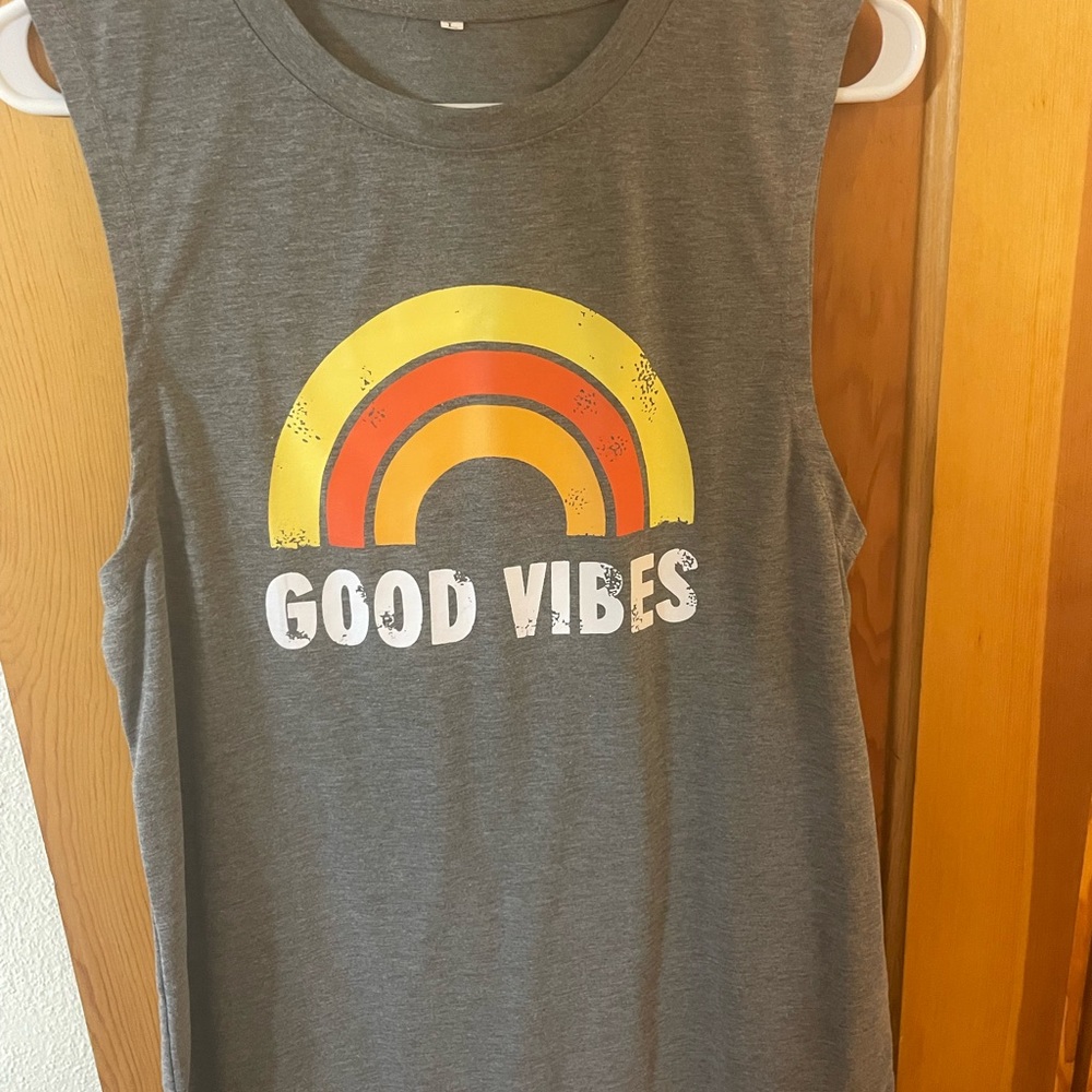 Graphic tank
